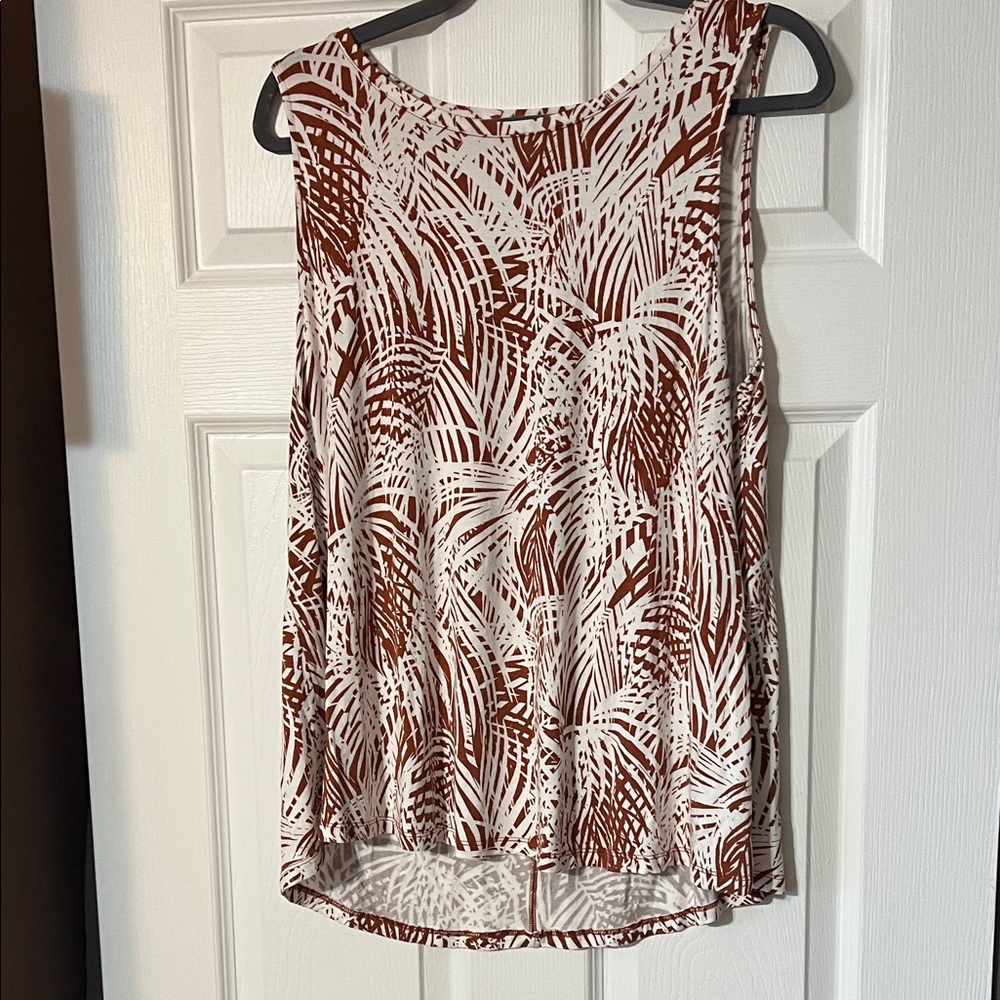 Apt. 9 Women's Sleeveless Top - Brown and White Leaf Pattern